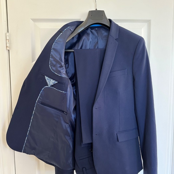 Navy Blue Slim Fit Suit - Picture 2 of 4